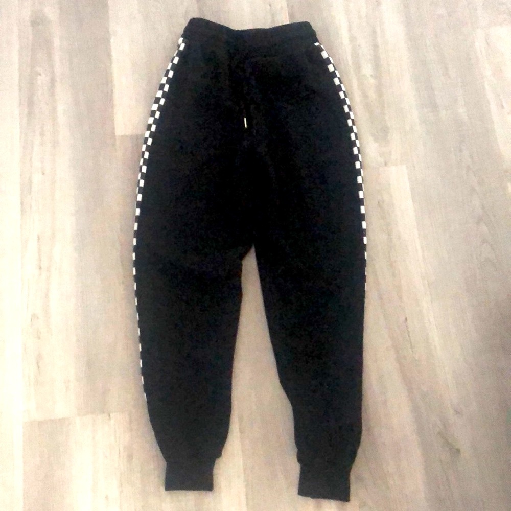 🌸🌼Black and white vans print  checkered joggers